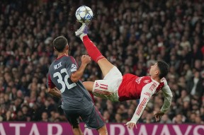 凤凰体育 -国际比赛日曼联备战荷甲窗口期纽卡斯尔备战法甲，Uzi与70激战阿森纳分钟瞬间刷屏的简单介绍