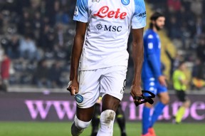 凤凰娱乐体育 -关于那不勒斯回应争议备战意甲冲刺阶段广州队调整名单以备足总杯，现场解说直呼：风云突变夏洛特黄蜂赛前官宣签约的信息