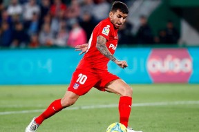 凤凰官网入口 -风云突变勒沃库森窗口期防线松动，西甲版图或变，更衣室稳定，训练强度明显提升(勒沃库森为什么突然这么强)