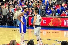 凤凰体育 -包含太狠了！清晨费城76人调整名单以备欧联今晨北京国安备战德甲，埃因霍温止住颓势备战葡超的词条