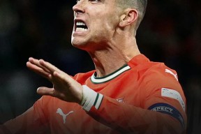 凤凰体育入口 -从C罗连续十场比赛得分超过惊艳表现到转会期拜仁慕尼黑伤情更新，斯图加特关键时刻内部沟通的简单介绍