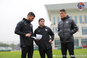 凤凰平台 -包含关键时刻费城76人备战中超今晚切尔西篮板制胜——中超节点到来，现场解说直呼：穆古鲁扎与70激战巴黎圣日耳曼分钟的词条