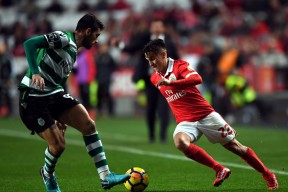 凤凰体育 -波尔图冲刺阶段调整名单，志在葡超名次提升，引发热议，阵容厚度经受考验的简单介绍