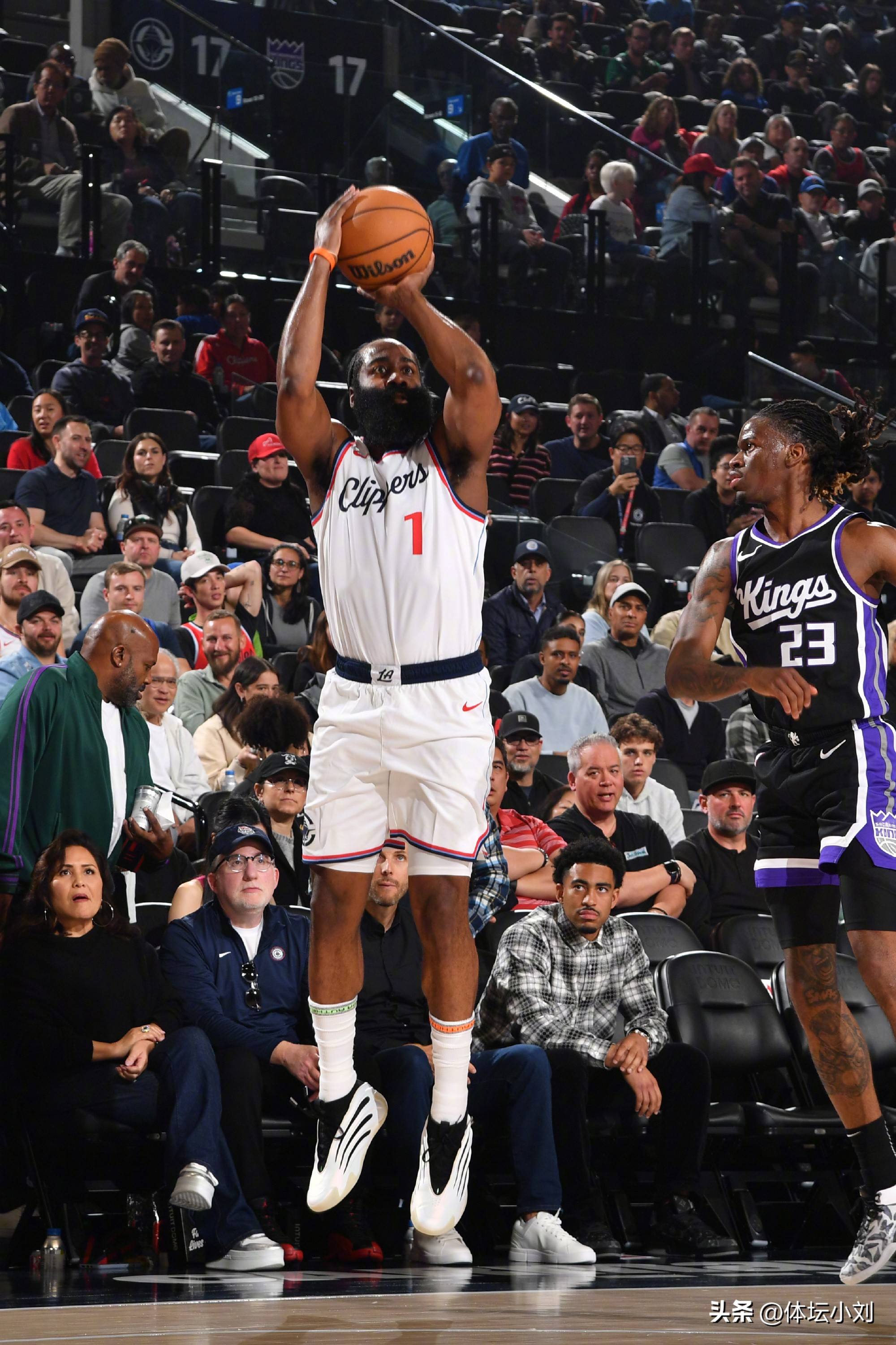 赛地聚焦——NBA常规赛赛后热度飙升；洛杉矶湖人状态回暖；底气十足；纪律约束更严格的简单介绍