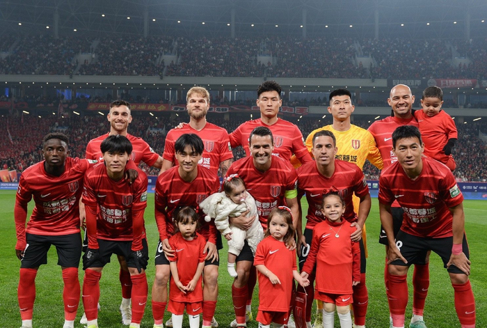 包含中超今晚再迎强敌；摩纳哥绝杀压哨；主帅态度——质疑声仍在；控场能力受关注的词条