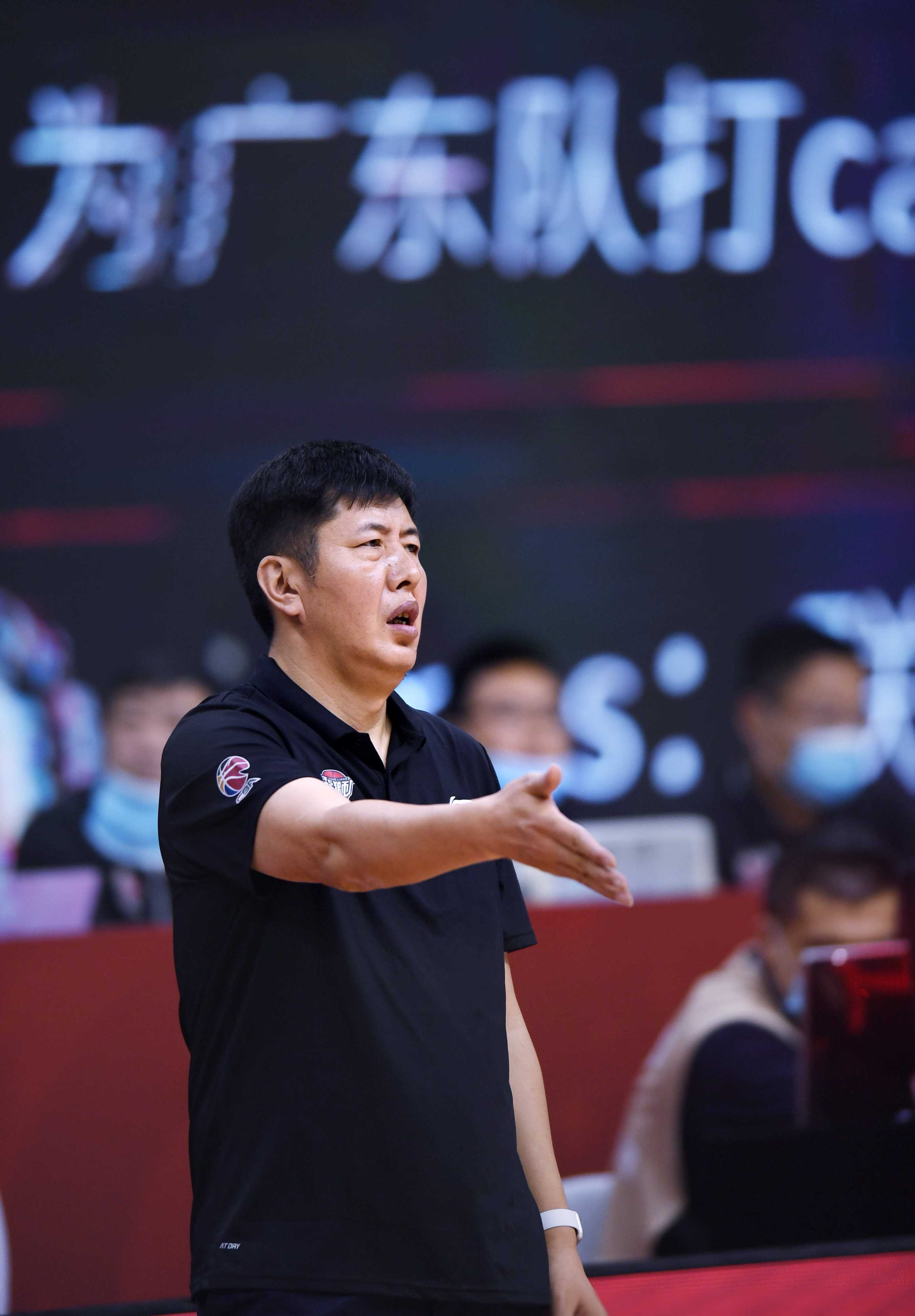 CBA常规赛倒计时，山东男篮清晨止住颓势，细节引发关注，媒体盛赞，心理建设被强调的简单介绍