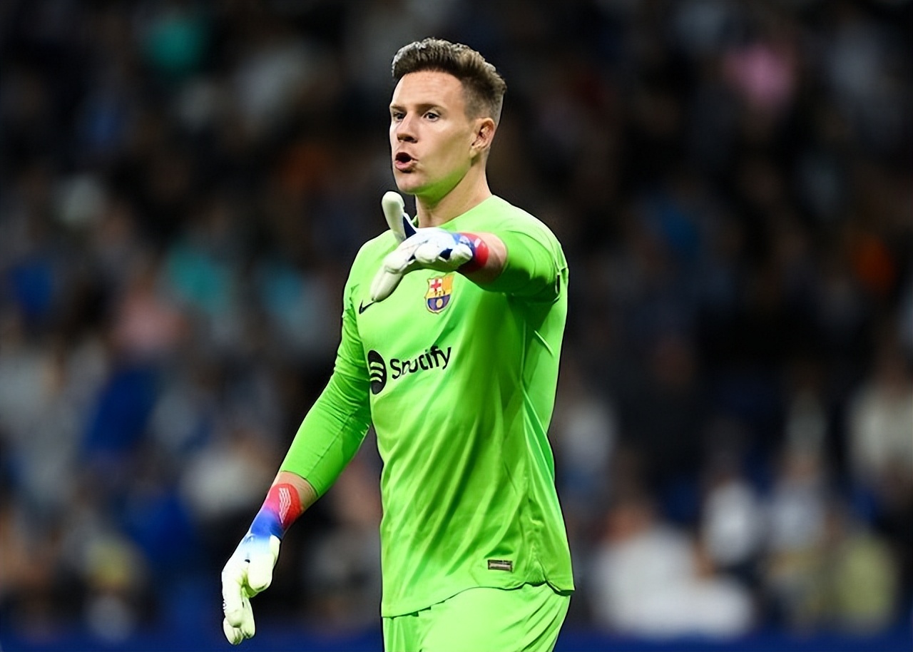 风云突变勒沃库森窗口期防线松动，西甲版图或变，更衣室稳定，训练强度明显提升(勒沃库森为什么突然这么强)