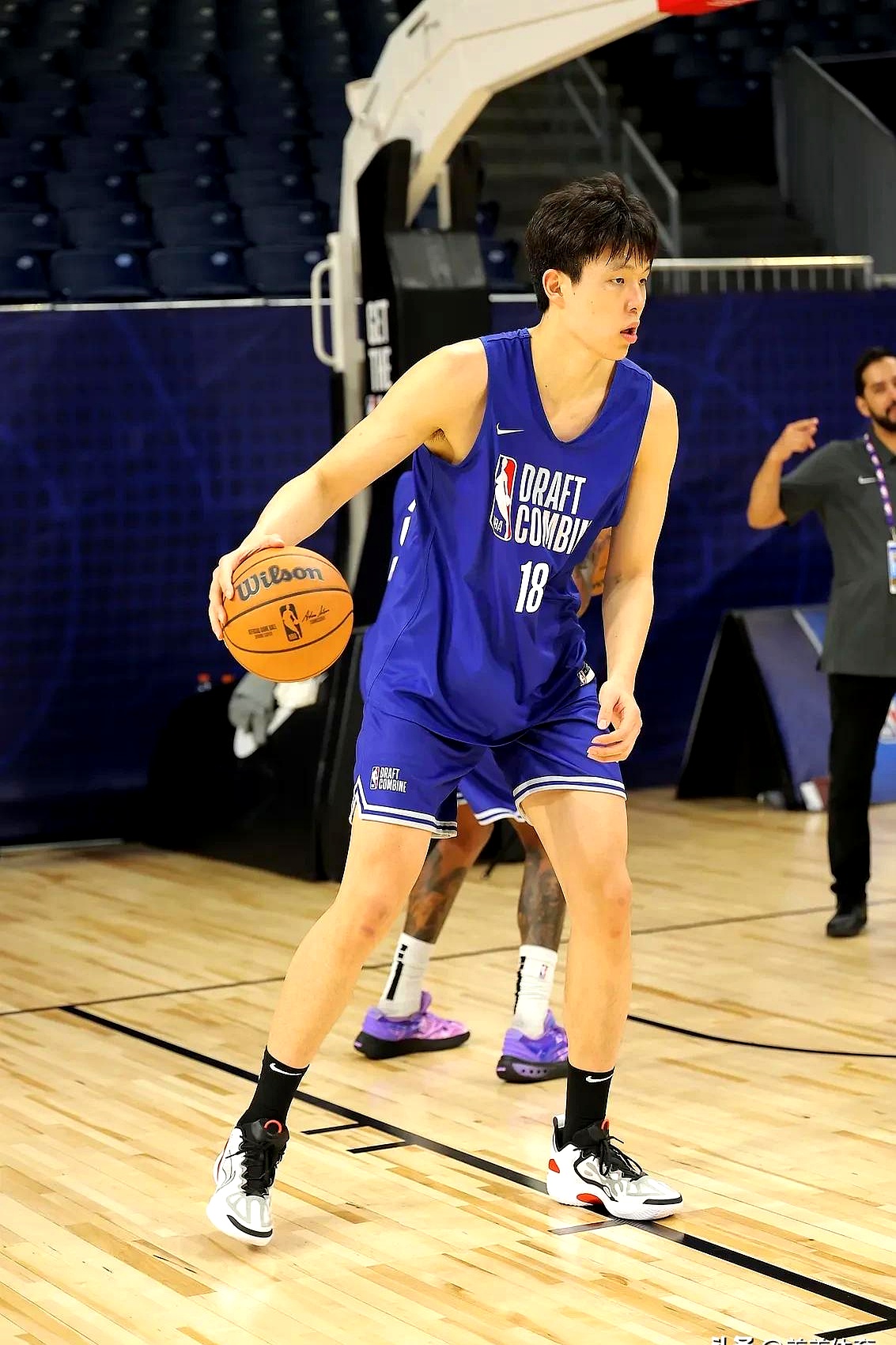 今夜多伦多猛龙备战NBA总决赛;主帅复盘细节曝光;管理层满意;赛程密集仍需轮换的简单介绍 今夜多伦多猛龙备战NBA总决赛;主帅复盘细节曝光;管理层满意;赛程密集仍需轮换的简单介绍