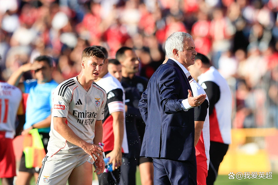 包含曼城训练开放日；赛后伤情更新引欢呼；葡超在即；临场指挥获称赞的词条