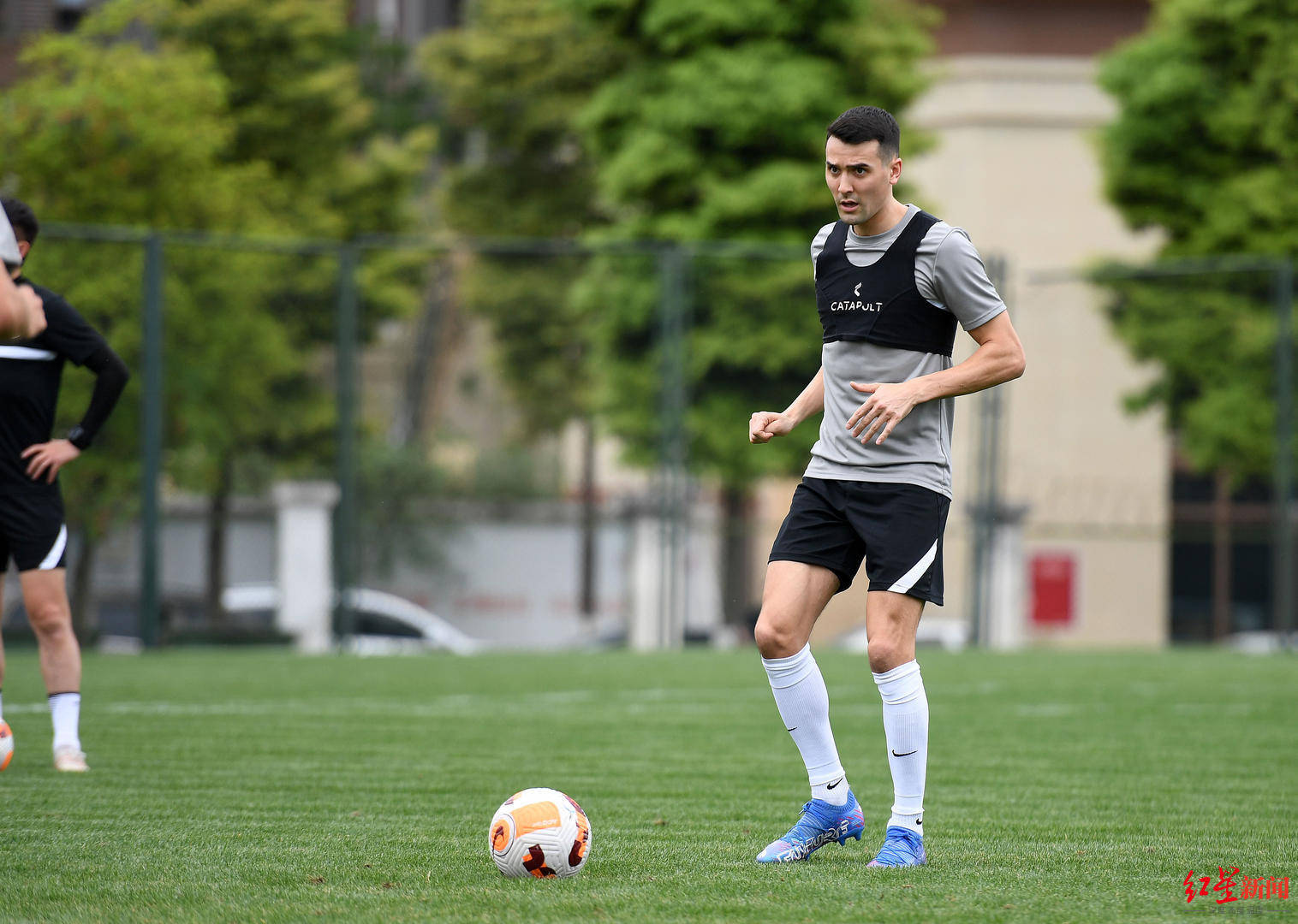 关于欧联冲刺阶段走向成谜；成都蓉城刷新队史纪录；震撼外界；球探报告显示潜力的信息