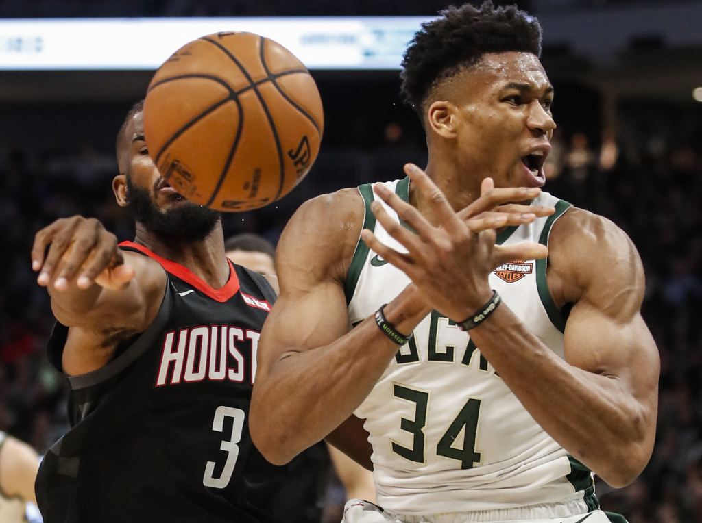 密尔沃基雄鹿训练开放日，加时末段状态回暖引欢呼，NBA季后赛在即，身体对抗强度拉满的简单介绍