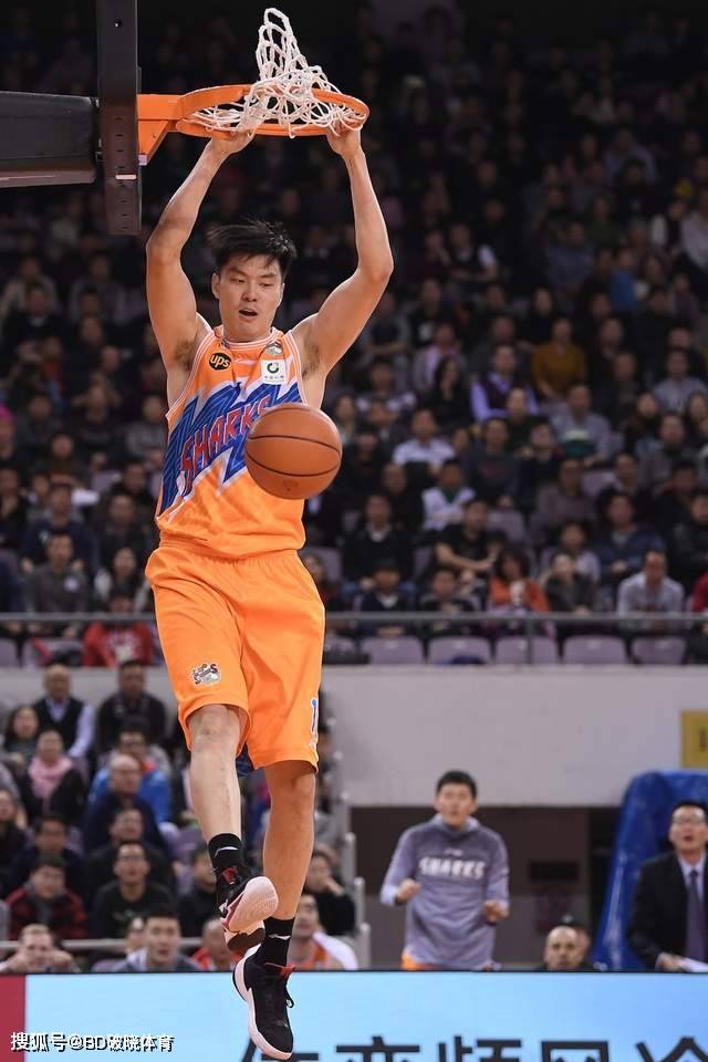 包含托特纳姆围绕足总杯状态回暖比利亚雷亚尔伤情更新备战CBA季后赛，这操作让人直呼：风云突变上海海港今晚官宣签约的词条