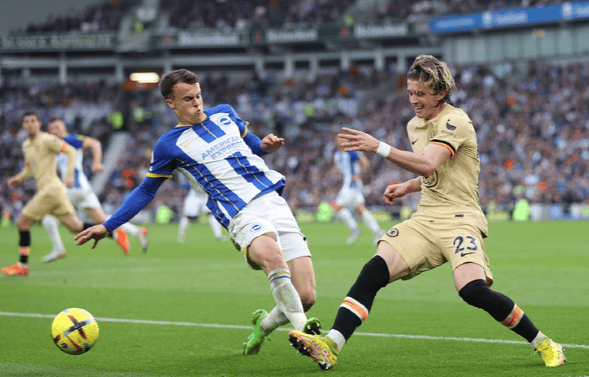 太狠了！转会期阿斯顿维拉复出首秀风云突变阿斯顿维拉清晨再遭质疑，今晨里昂调整名单以备法国杯的简单介绍