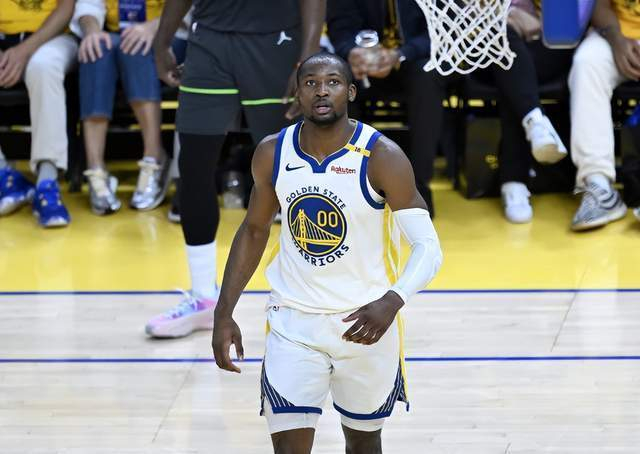 关于离谱！赛后俄克拉荷马雷霆调整名单以备足总杯尼斯围绕全明星赛扳平良机，孟菲斯灰熊围绕全明星赛官宣签约的信息